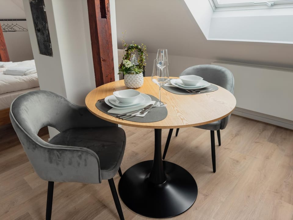 Photo of the whole room, Seating area, Dining area