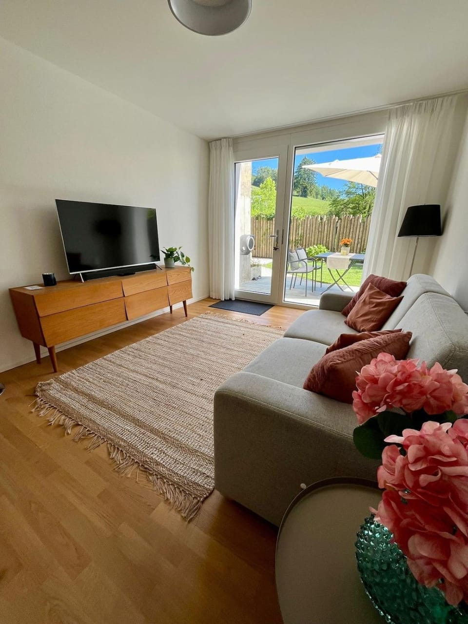 TV and multimedia, Seating area