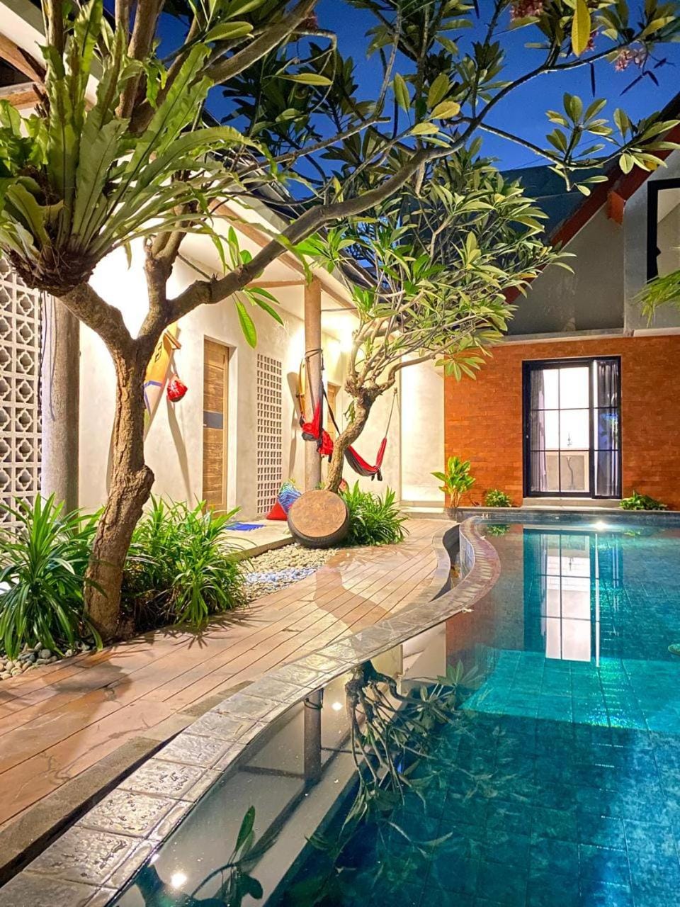 Swimming pool