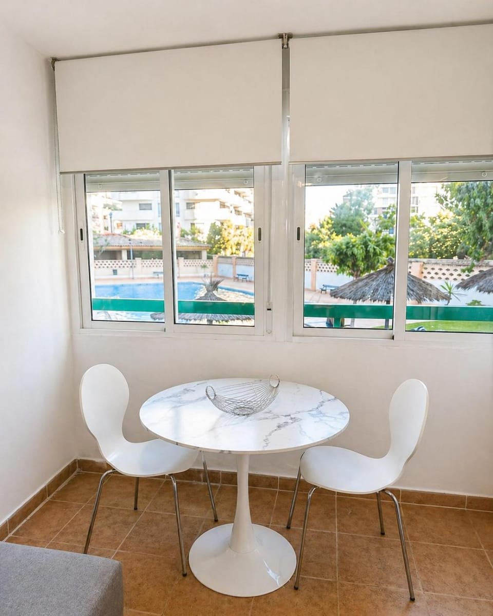 Seating area, Dining area
