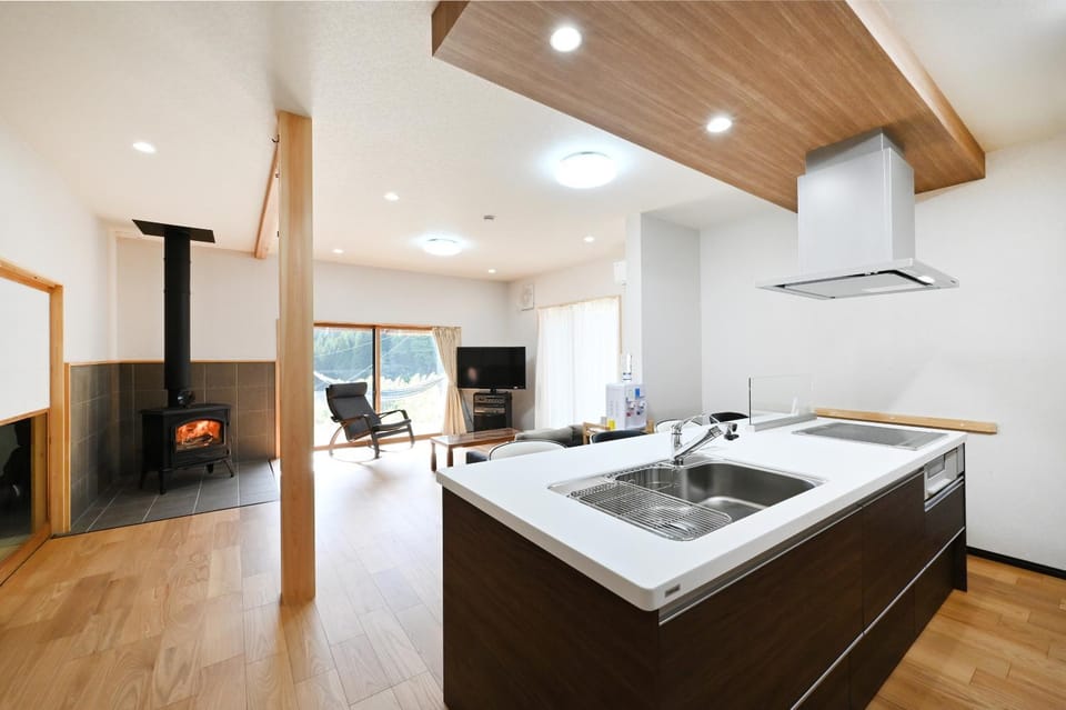 Kitchen or kitchenette, Living room