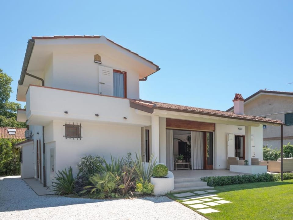 Property building, Garden, Garden view