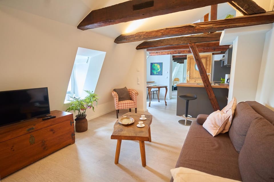TV and multimedia, Seating area, Evening entertainment