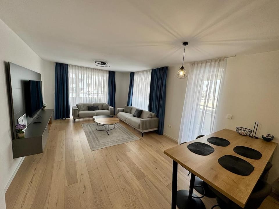 TV and multimedia, Living room, Dining area