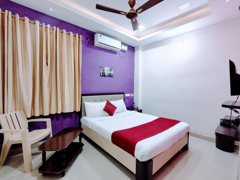 Bed, air conditioner