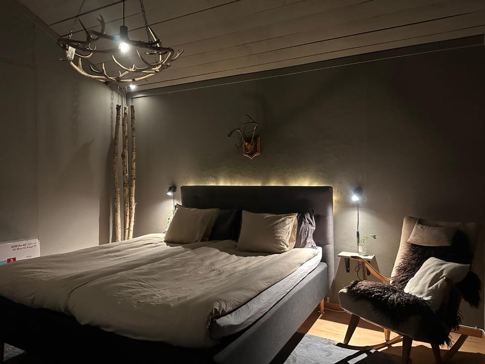 Bed, Photo of the whole room, Bedroom