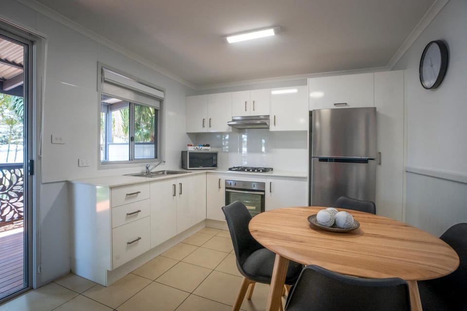 Balcony/Terrace, Kitchen or kitchenette, Dining area, minibar, pet friendly, stove, toaster
