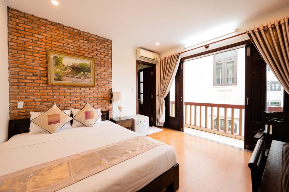 Bedroom, River view