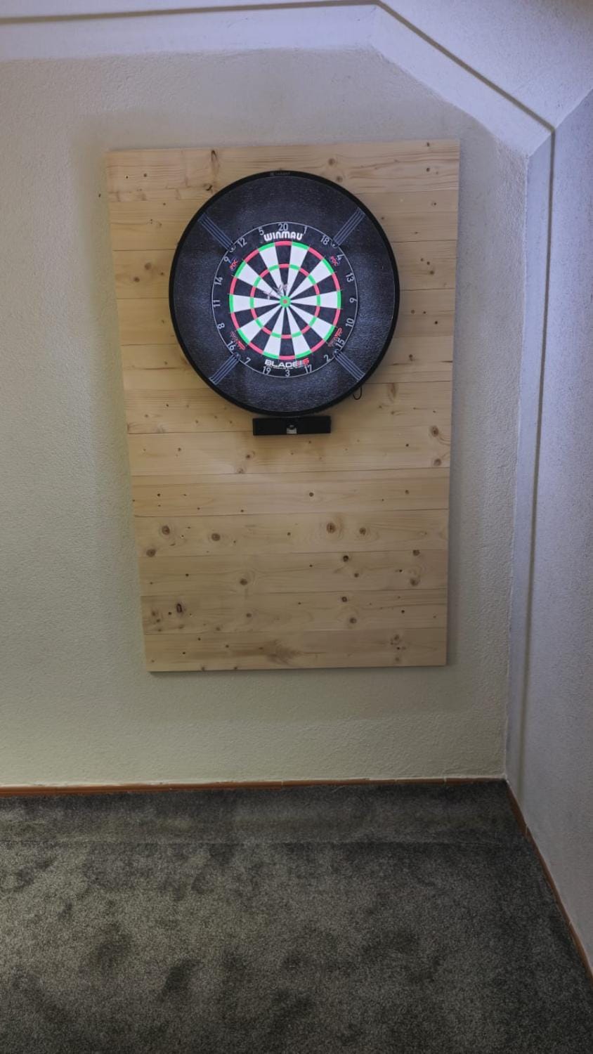 Darts, Game Room