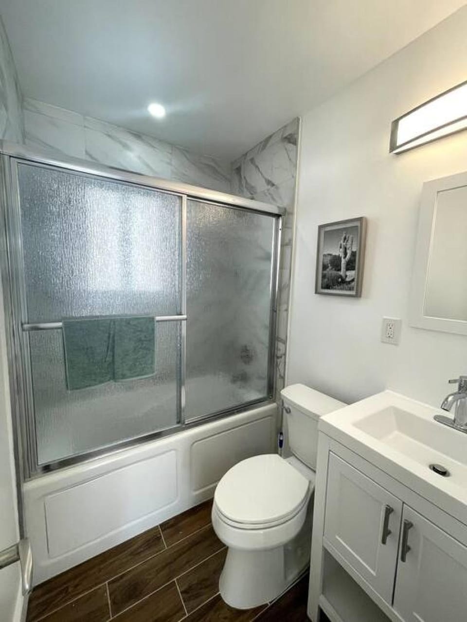 Modern Studio W Parking 10 min to FLL and Beach Apartment in Hollywood