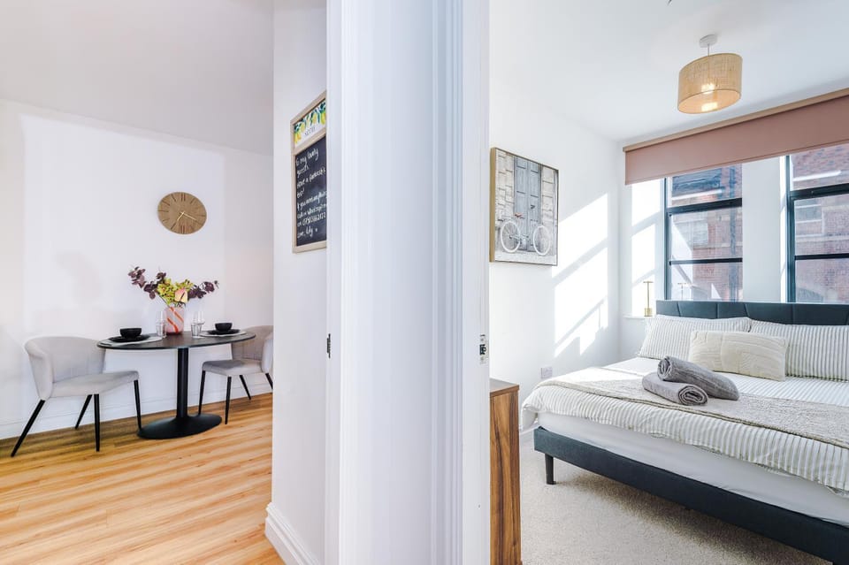 Modern Leeds Central Stay -2 min walk from station Apartment in Leeds