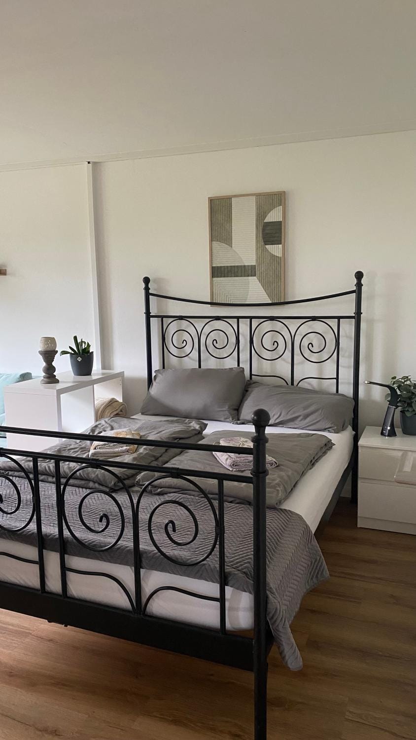 Bed, Bedroom