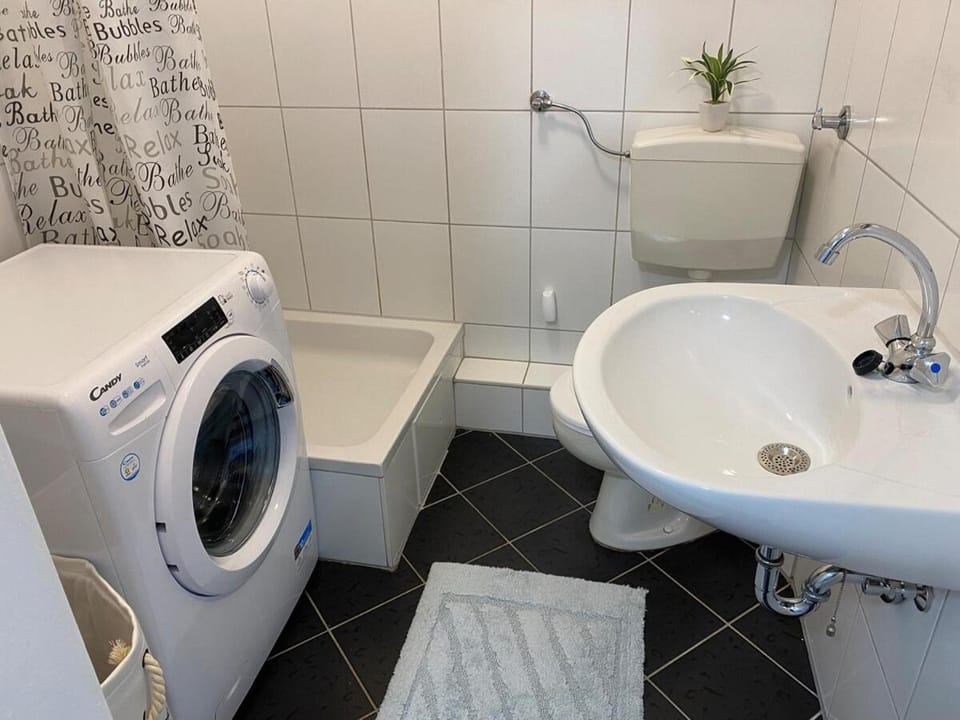 Toilet, Bathroom, Bath, washing machine