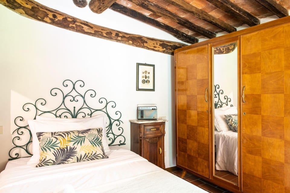 Bed, Photo of the whole room, Bedroom, wardrobe