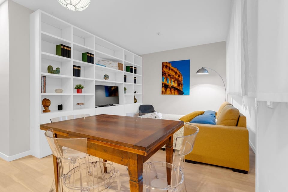 TV and multimedia, Living room, Lounge or bar, Dining area