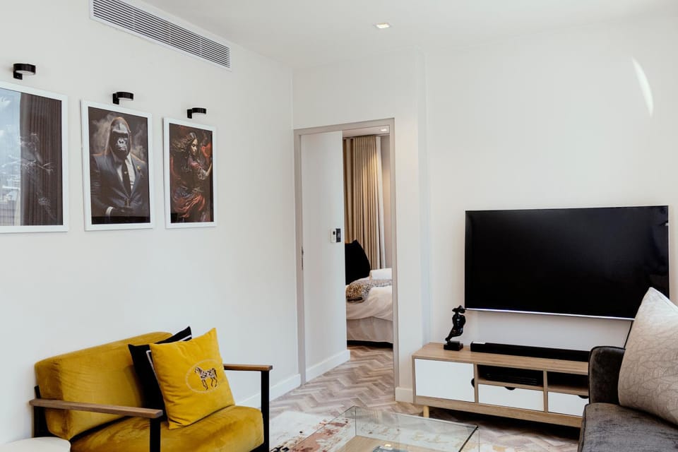 TV and multimedia, Seating area