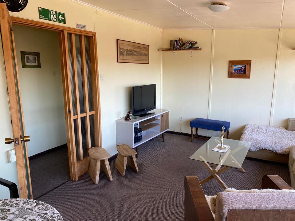 Communal lounge/ TV room, Living room, Seating area