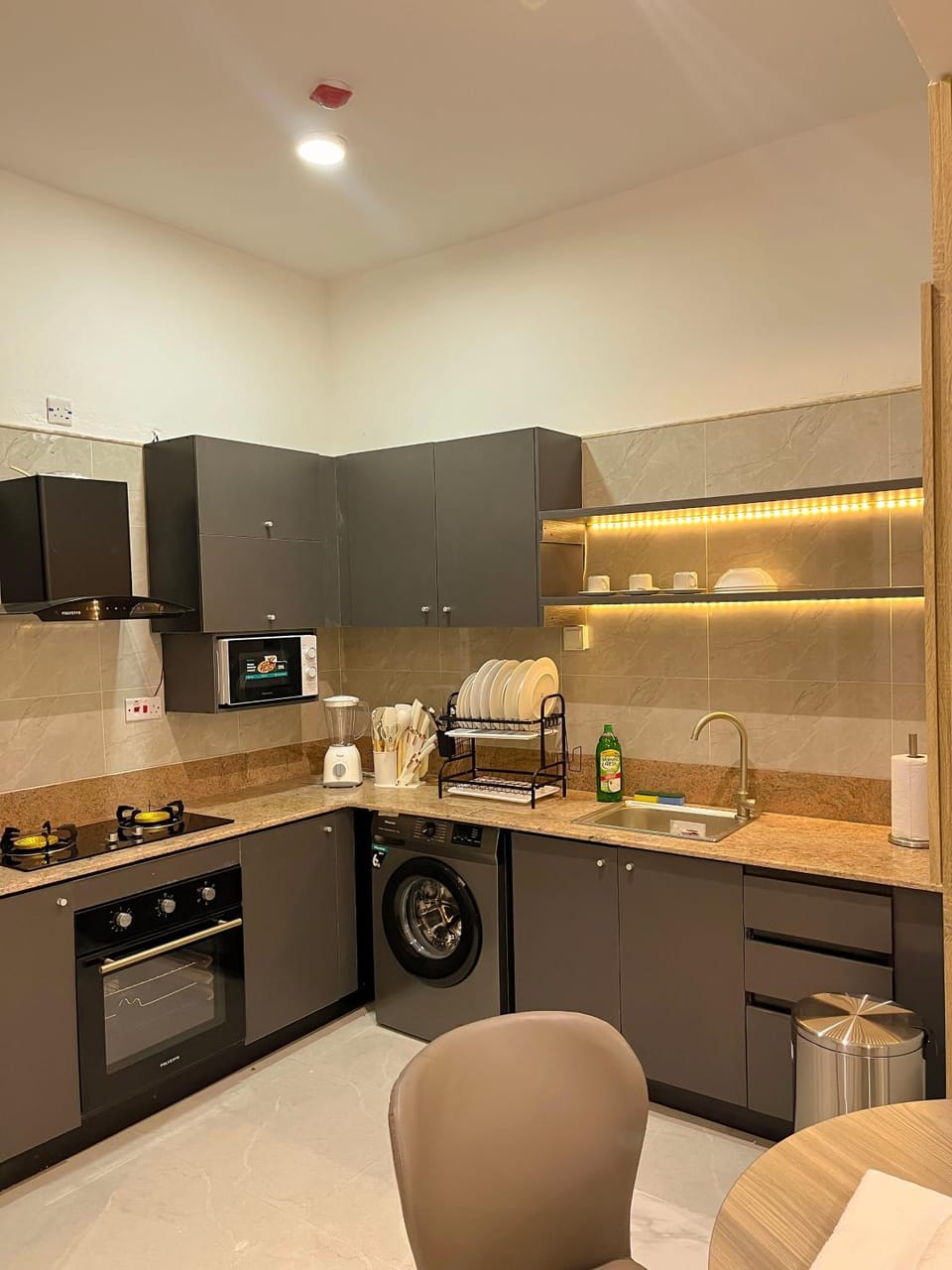 Coffee/tea facilities, Kitchen or kitchenette, microwave, oven, washing machine