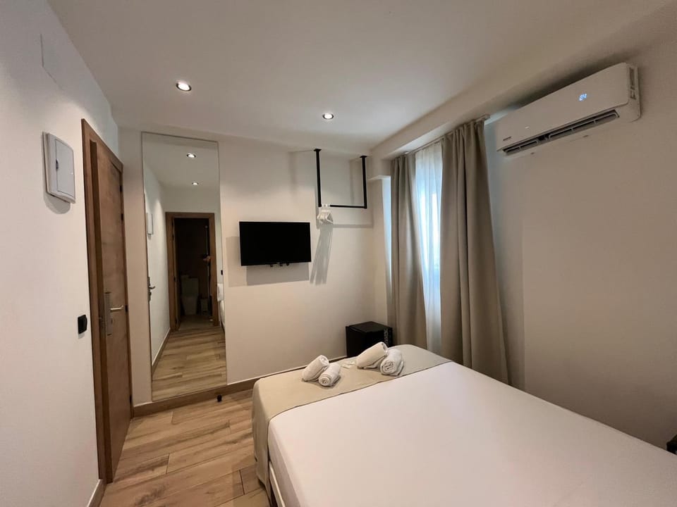 TV and multimedia, minibar, safe, towels, air conditioner