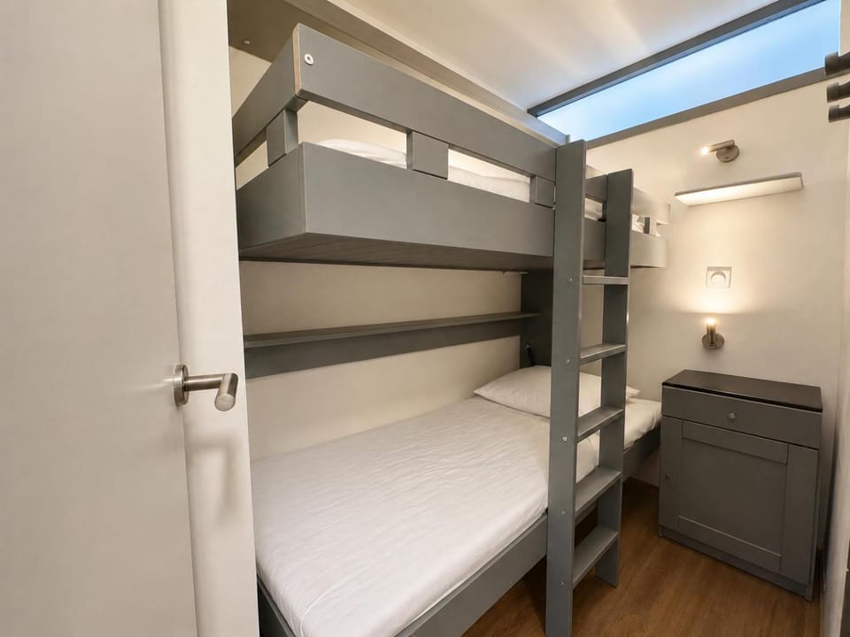 bunk bed