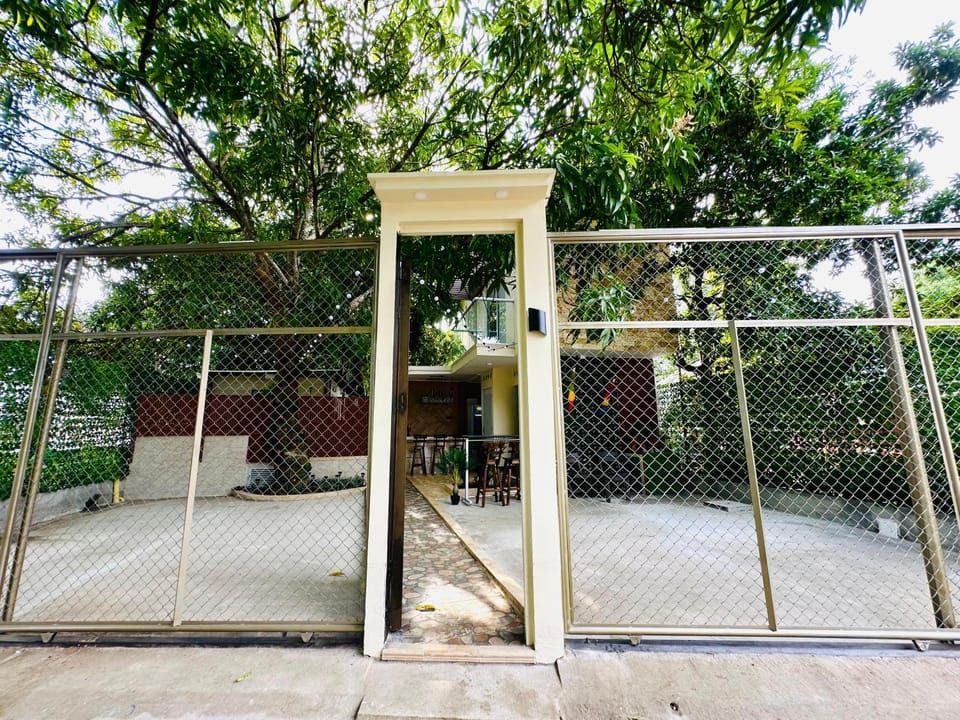Facade/entrance