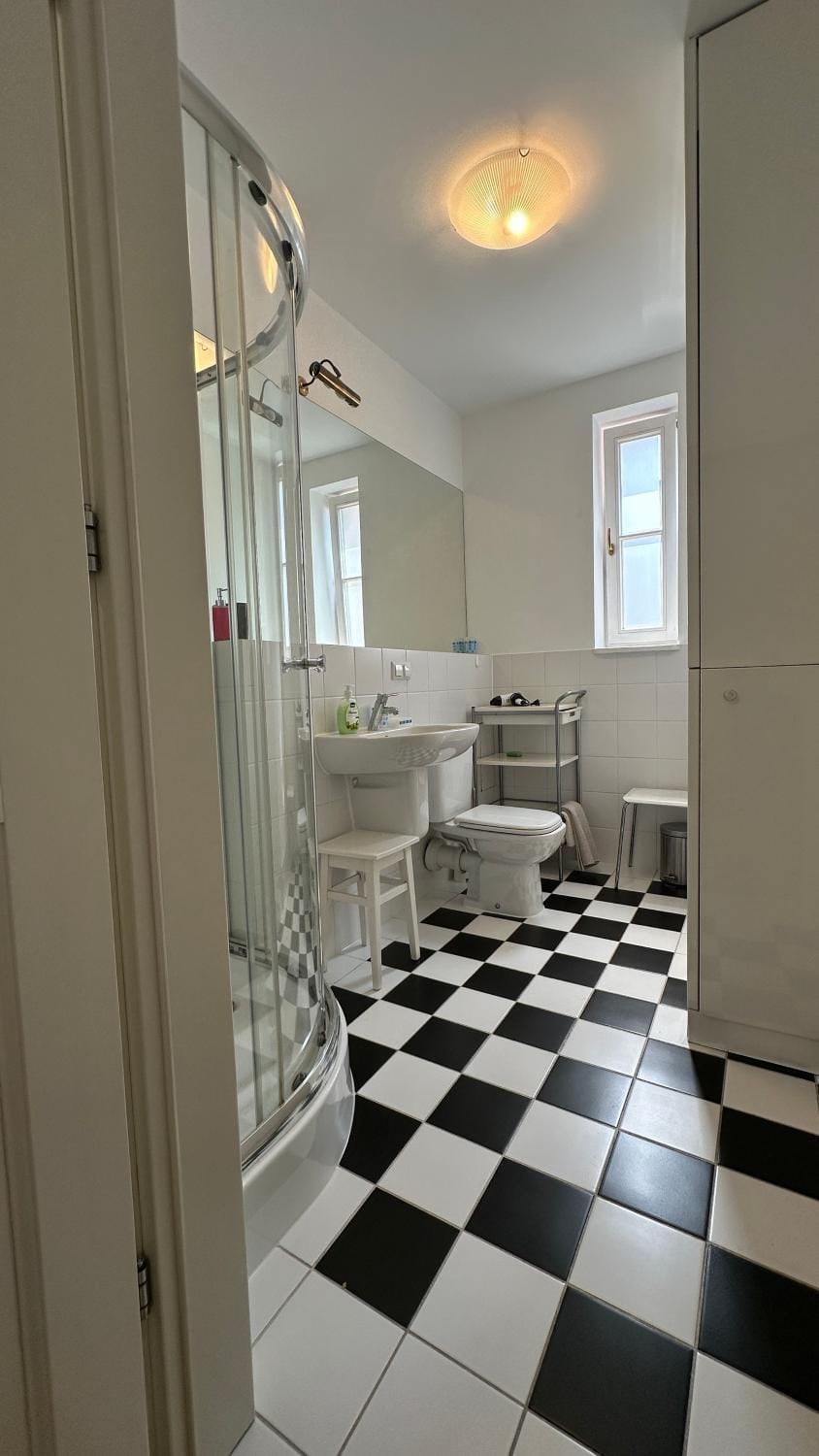 Toilet, Bathroom