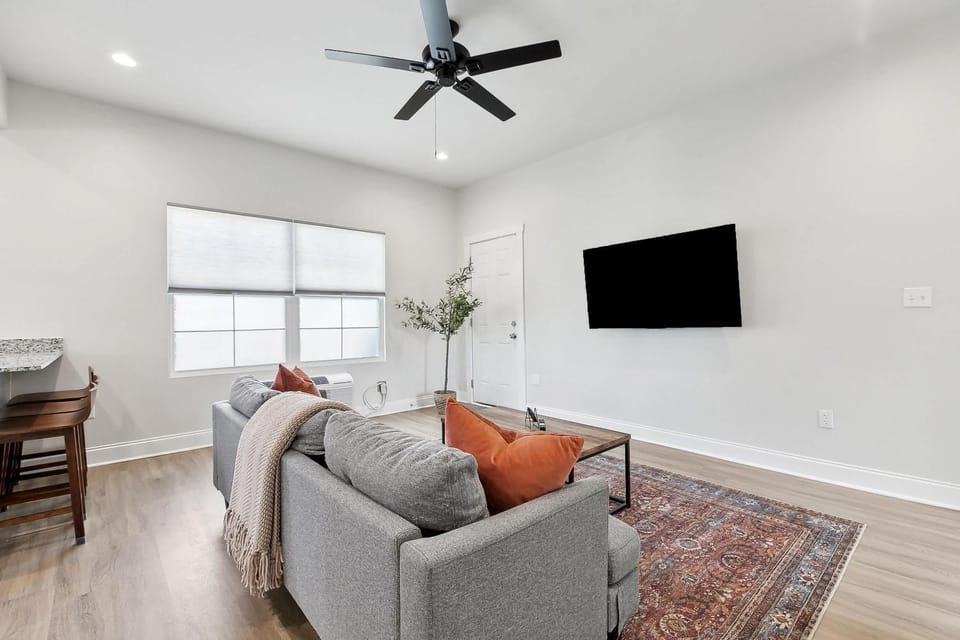 StayAE Downtown - One Bedroom, 2nd Floor Apartment in Baton Rouge