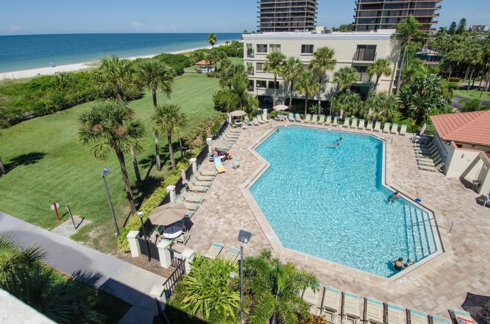 Land's End 9-301 Beach Front-Premier House in Sunset Beach