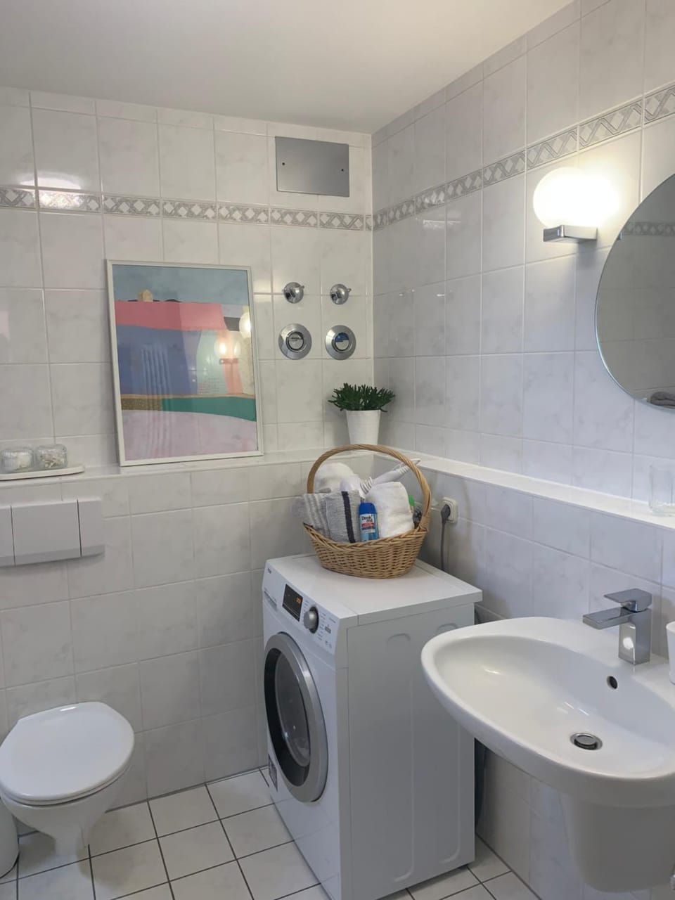 Toilet, Bathroom, towels, washing machine