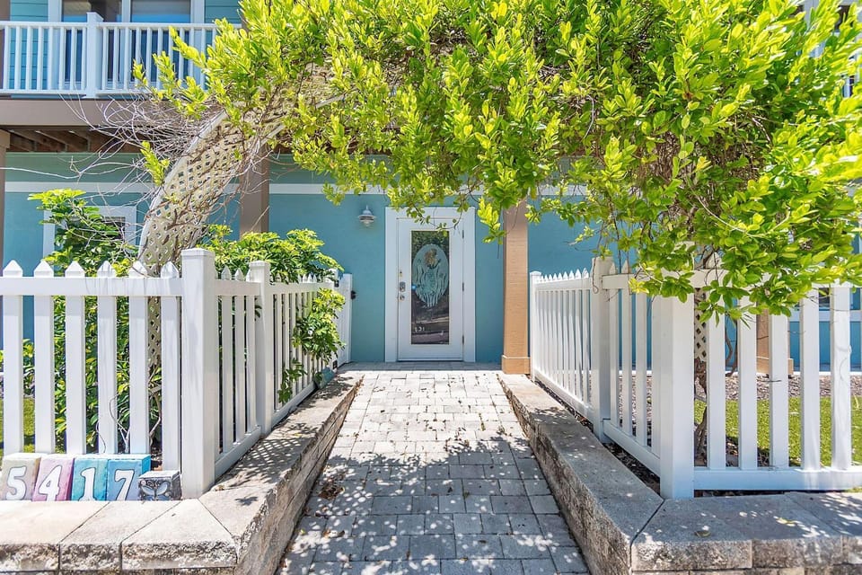 Hippie Haven House in Gulfport