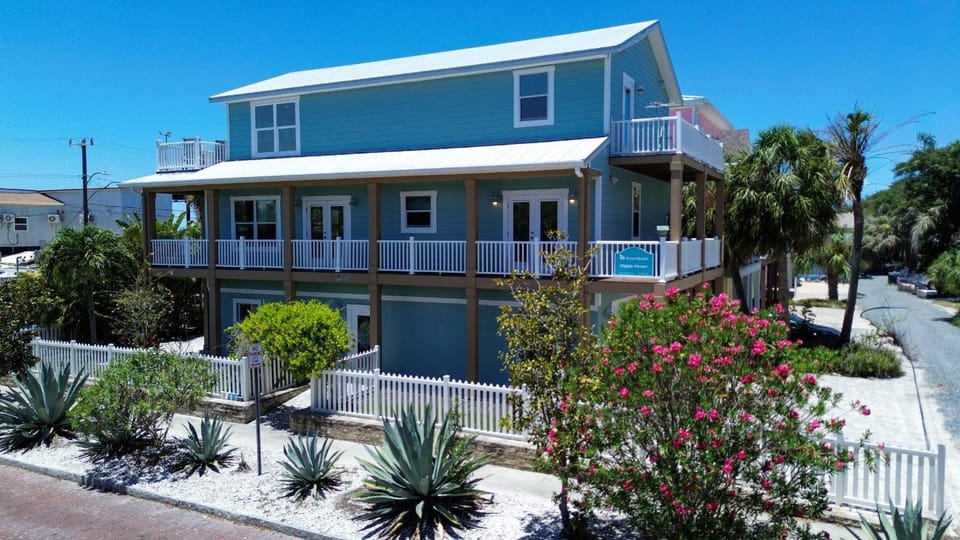 Hippie Haven House in Gulfport