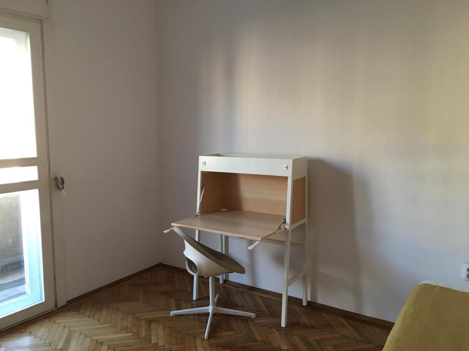 2 Double bedrooms in a 6 rooms apartment Apartment in Bucharest