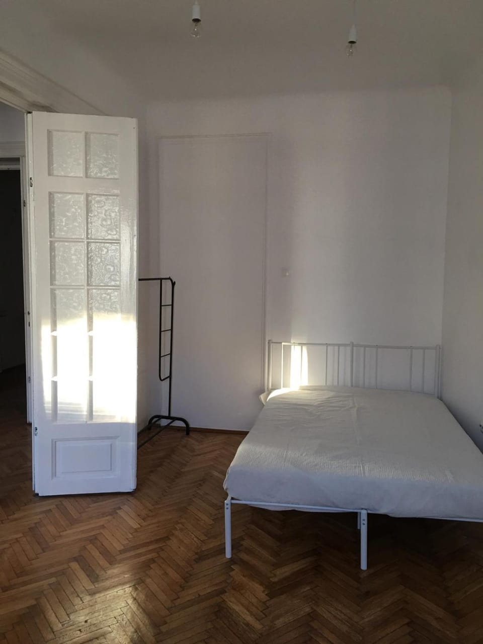 2 Double bedrooms in a 6 rooms apartment Apartment in Bucharest