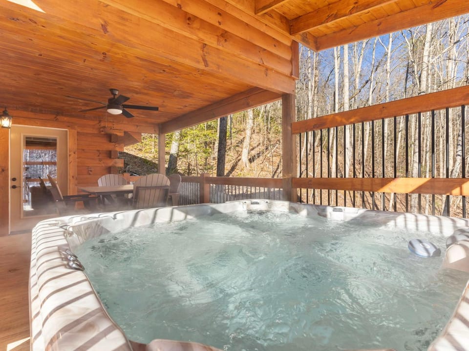 Legends Pool Lodge #450 House in Gatlinburg