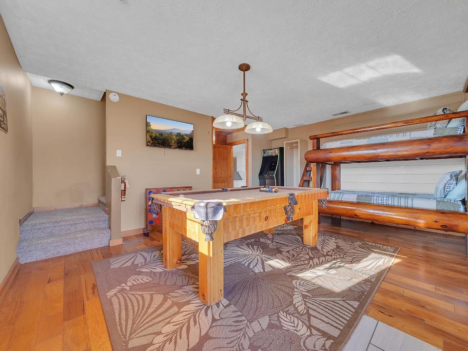Smoky View on the Rocks #2046 House in Pigeon Forge