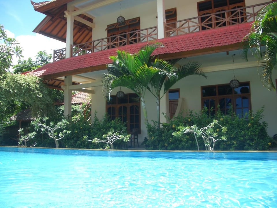 Property building, Swimming pool