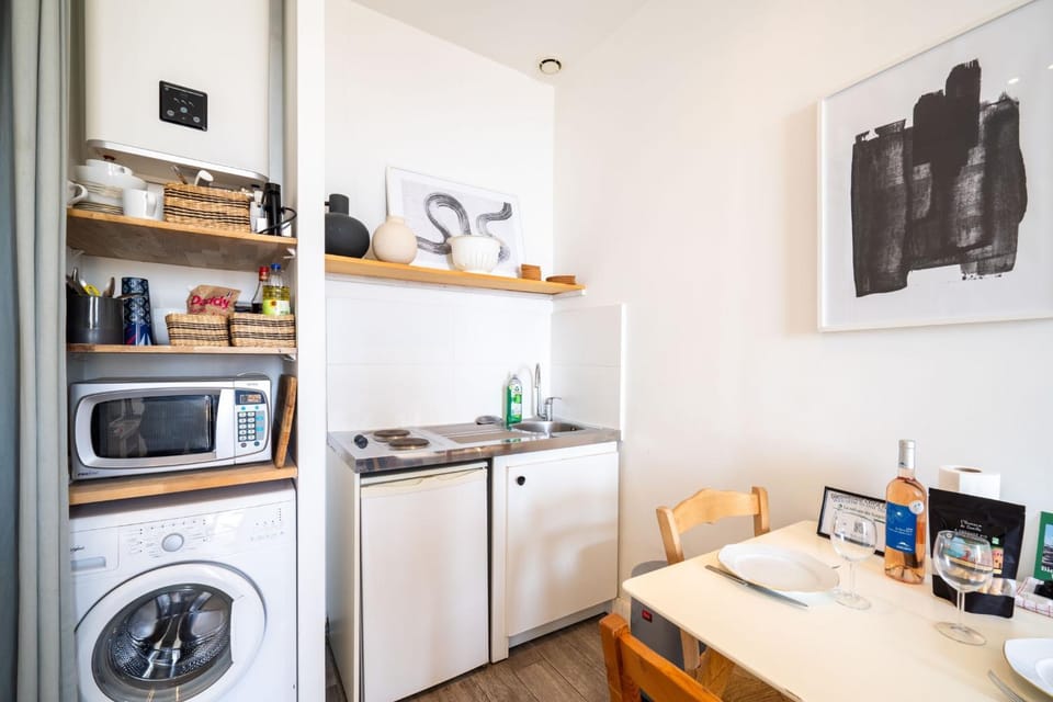 Dining area, kitchen