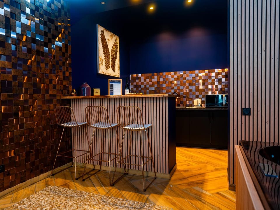 Hot Spring Bath, Hot Spring Bath, minibar