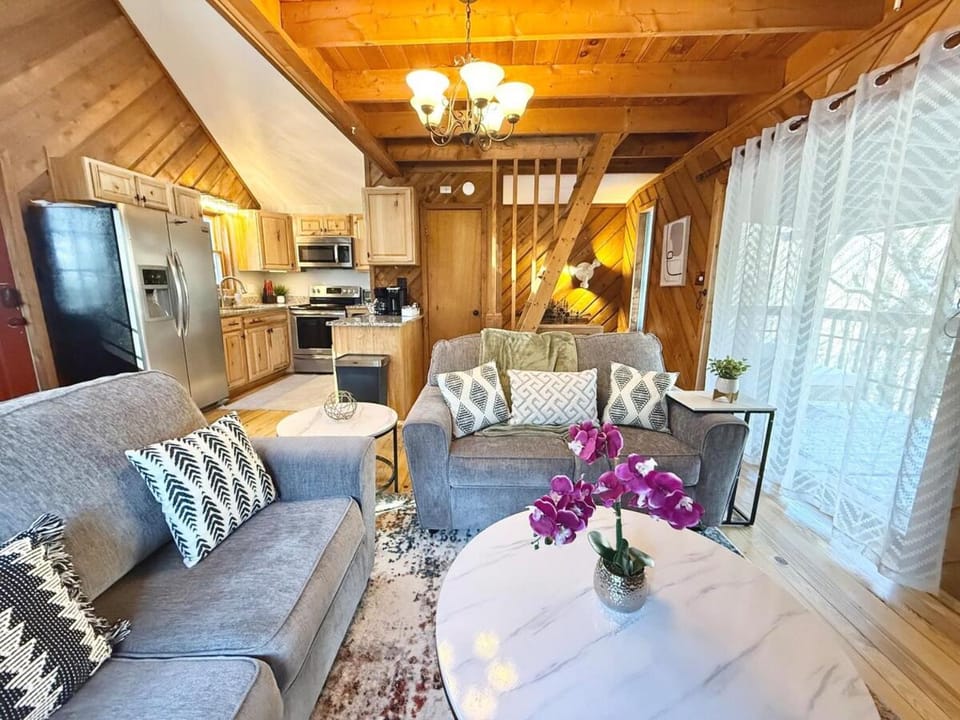 Plentiful Porches - Hot Tub - King Bed - Views House in Watauga