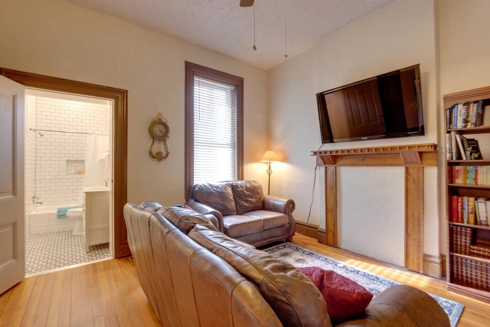 2 Mi to Dtwn: Apartment in Saint Louis Apartment in Saint Louis