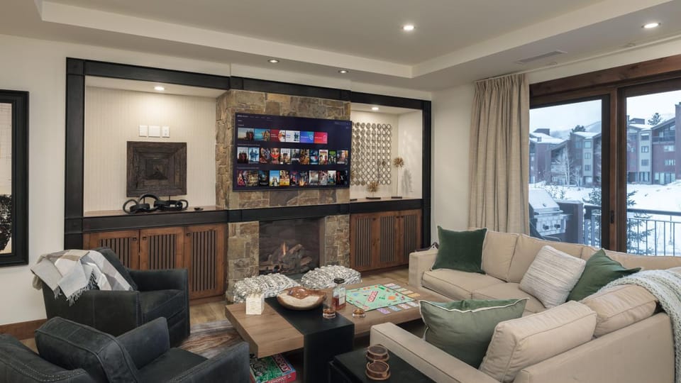 TV and multimedia, View (from property/room), Balcony/Terrace, Living room, fireplace