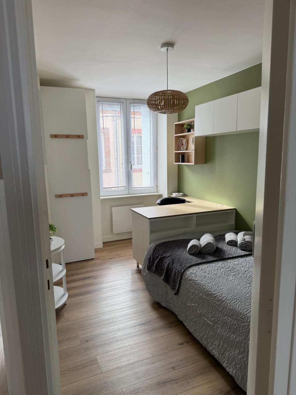 Appartement lumineux design 2 chambres centre et Cité de la Mer Apartment in Normandy