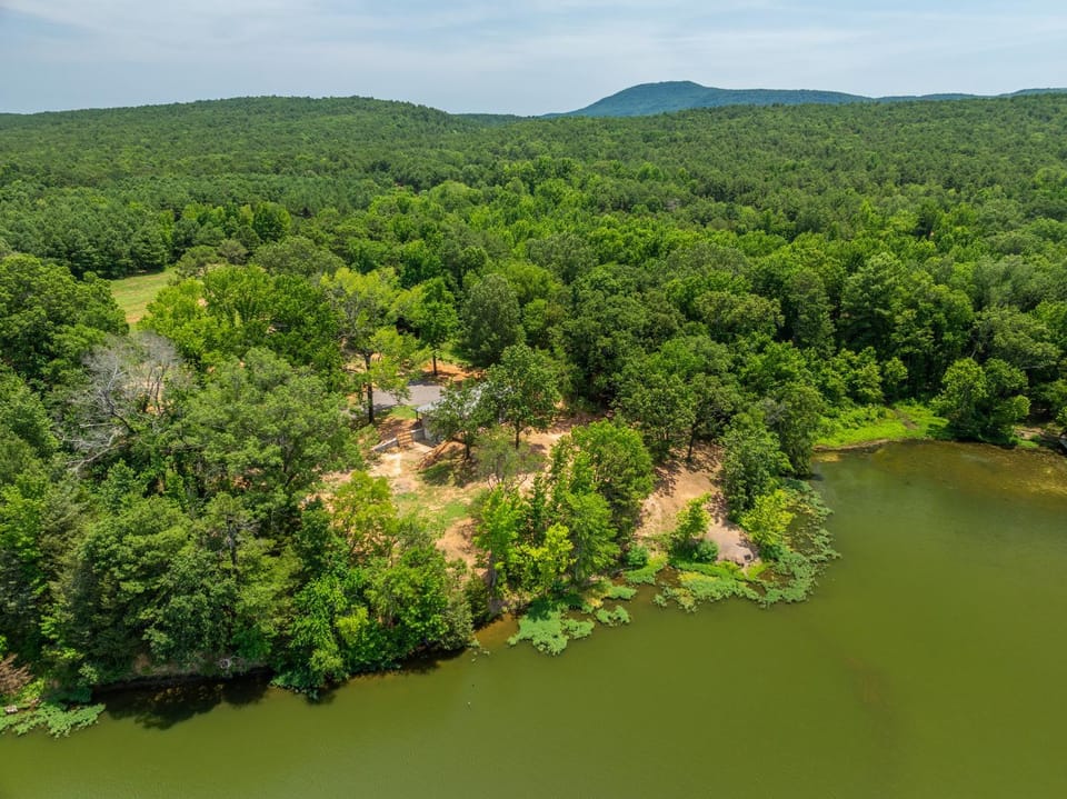 Nordin's LakeHouse, Lakefront Hideaway on Delaware Bay Sleeps 10 House in Arkansas