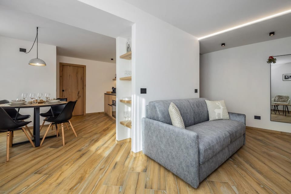 Bed, Kitchen or kitchenette, Living room