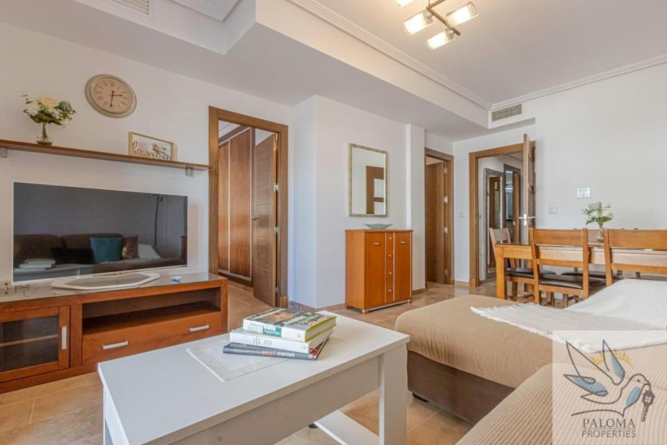 Apt of 2BDR with Excellent Location Apartment in Benalmadena