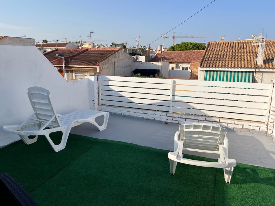 Balcony/Terrace, sunbed