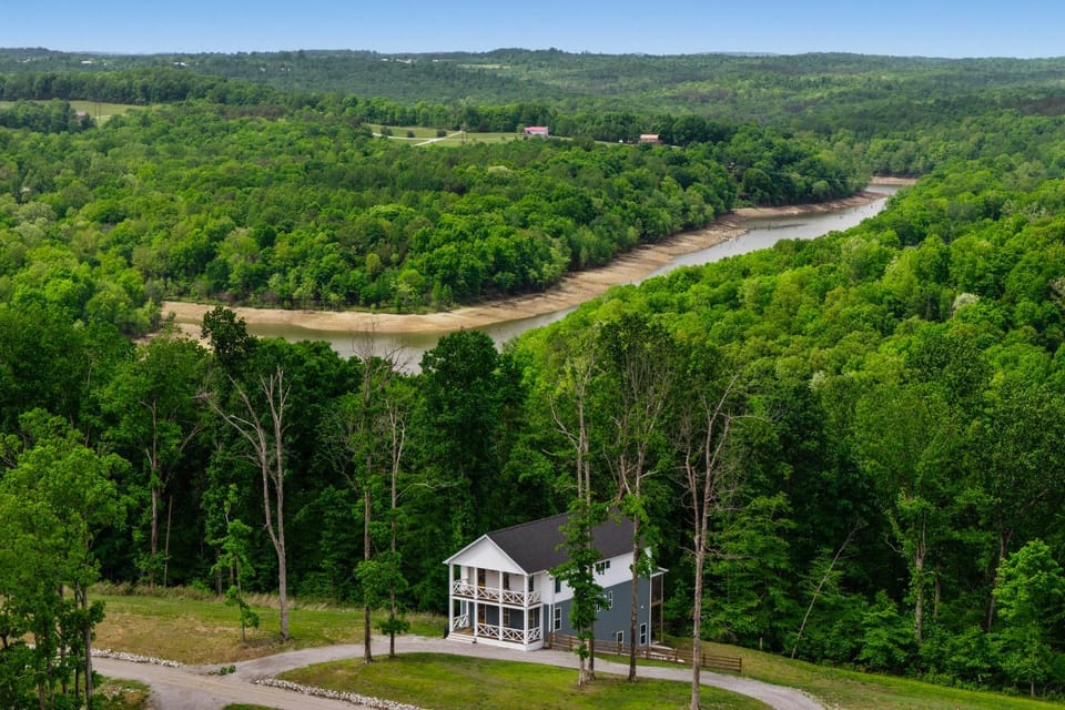Lakeside Home Near Mammoth Cave & Nolin Lake! House in Nolin Lake