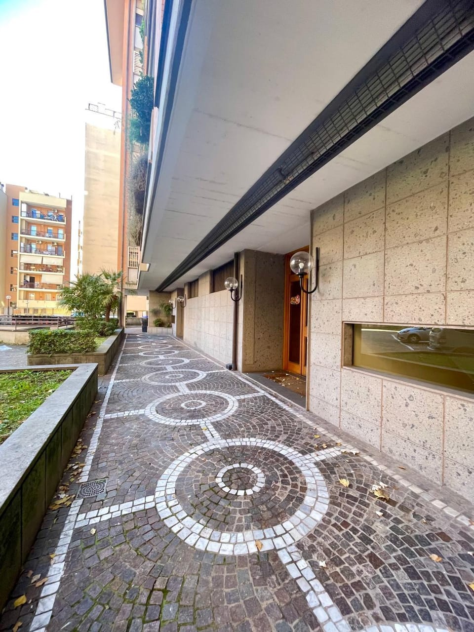Facade/entrance