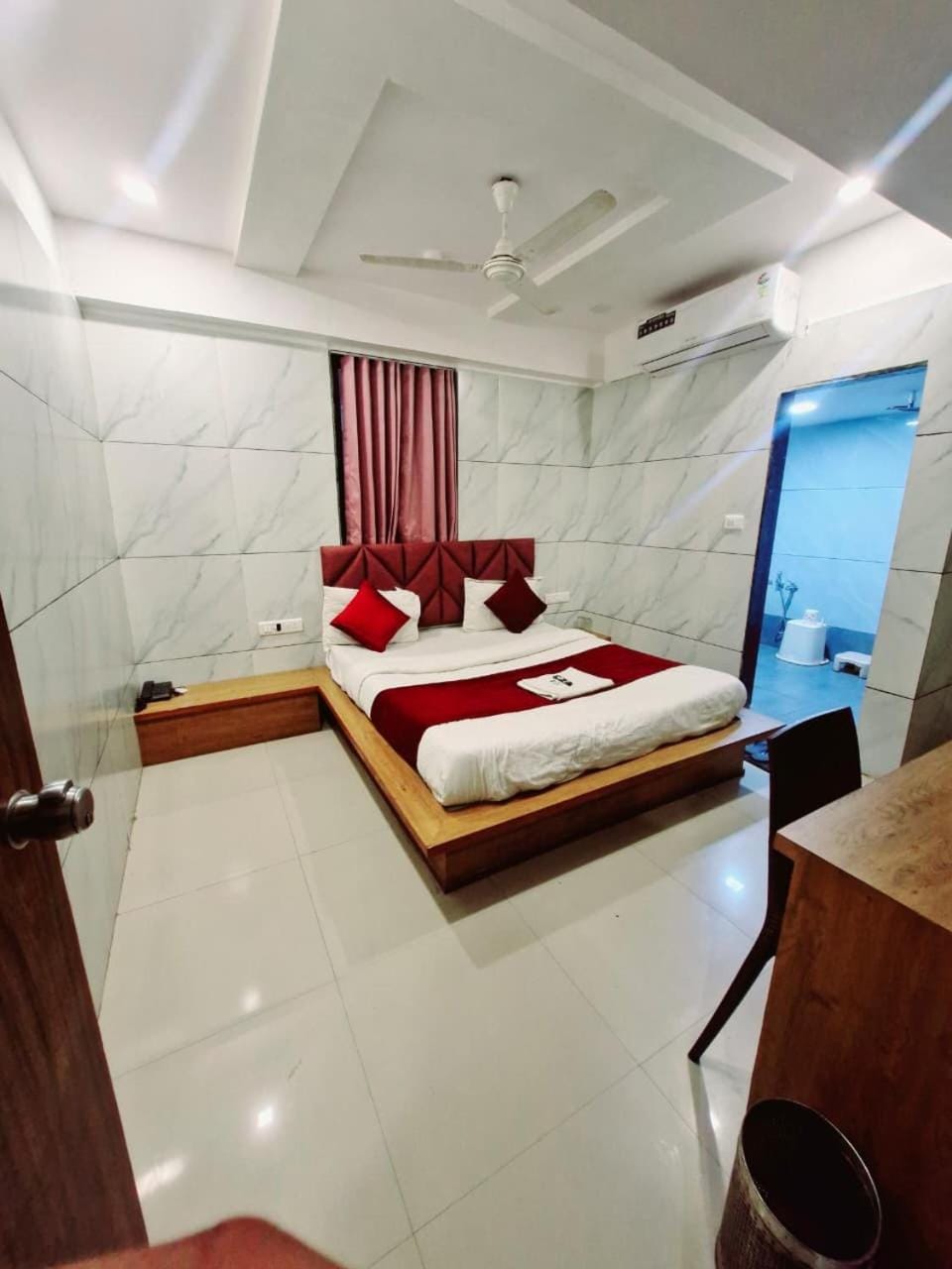 Hotel the grand pritam Bed and Breakfast in Gandhinagar