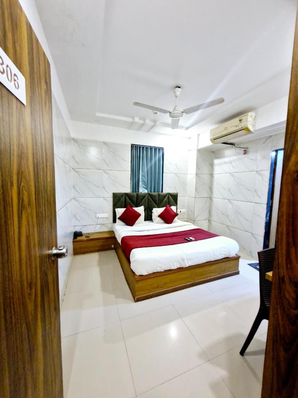 Hotel the grand pritam Bed and Breakfast in Gandhinagar